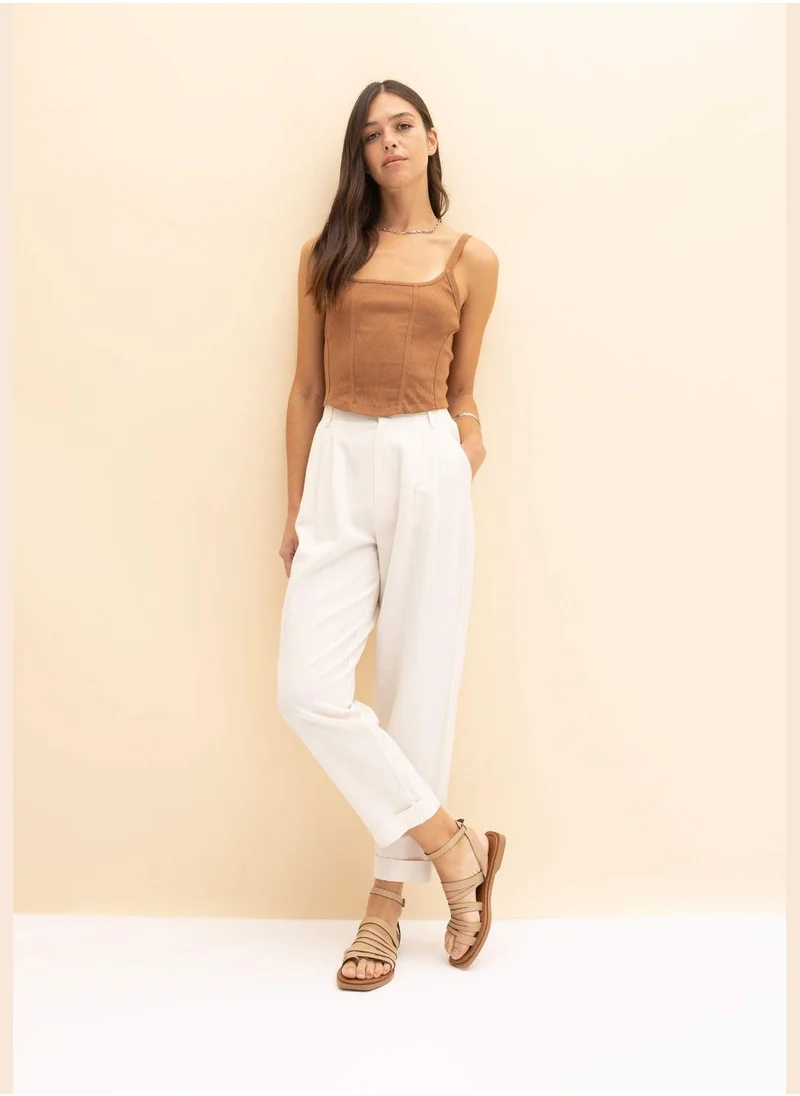 ديفاكتو Slouchy Fit High Waisted Ankle Chinos