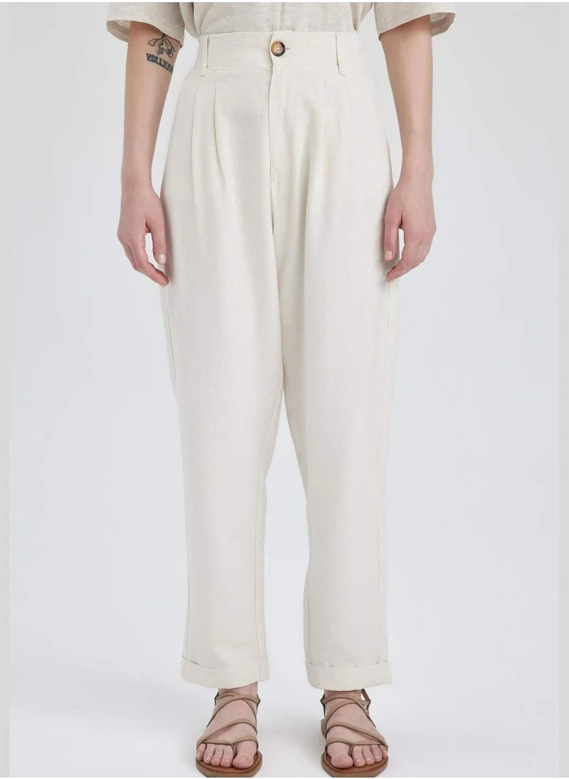 ديفاكتو Slouchy Fit High Waisted Ankle Chinos