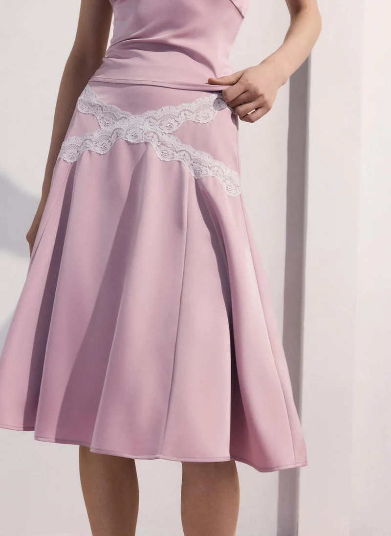 Midi skirt with contrasting lace