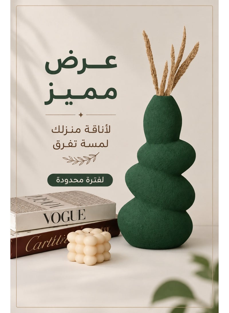 كالدا فازة "كالدا گرافل" (Gravel) – فخار أخضر زمردي مصنوع يدوياً – تصميم هندسي مودرن بطبقات متراصة وملمس حجري طبيعي – فازة طمي حرفية فاخرة لديكور المنزل والمكتب - Image 2