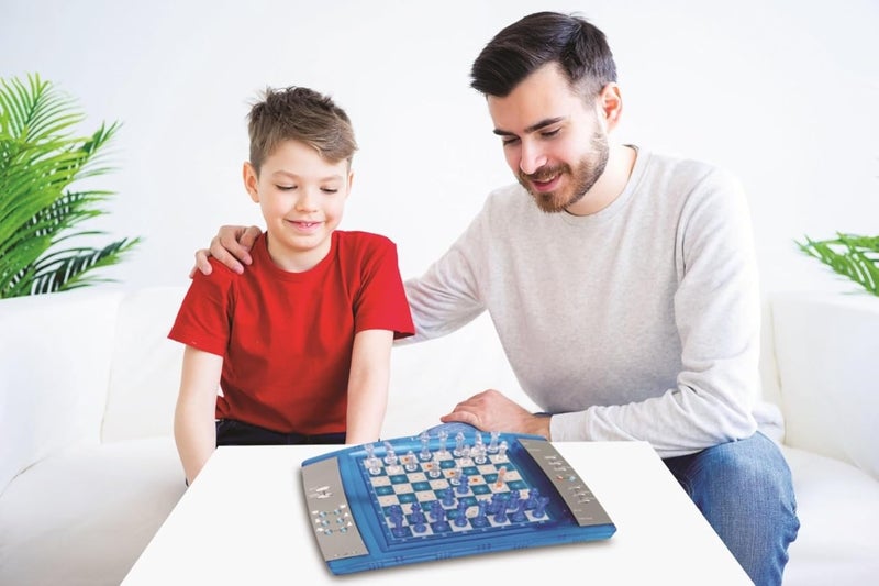 ليكسيبوك ChessLight، مجموعة شطرنج إلكترونية مع لوحة مفاتيح حسية ومؤثرات صوتية وضوئية، 32 قطعة، 64 مستوى صعوبة، بطاريات أو محول، أزرق/رمادي، LCG3000_04 - Image 4