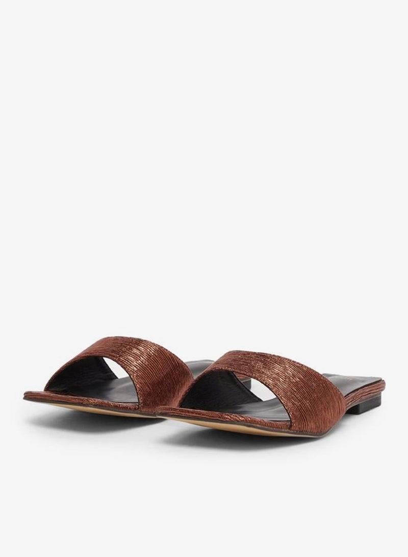 ستايلي صنادل مسطحة سهلة الارتداء بنقشة ستايلي - Image 2