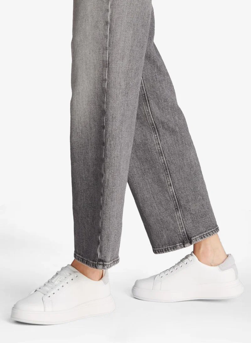 كالفن كلاين سنيكرز سويدي برباط ونعل مسطح