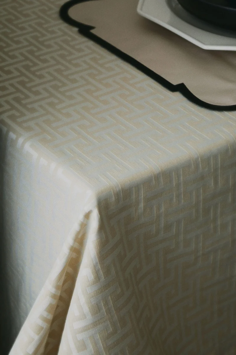 اتش اند ام Cotton-blend tablecloth