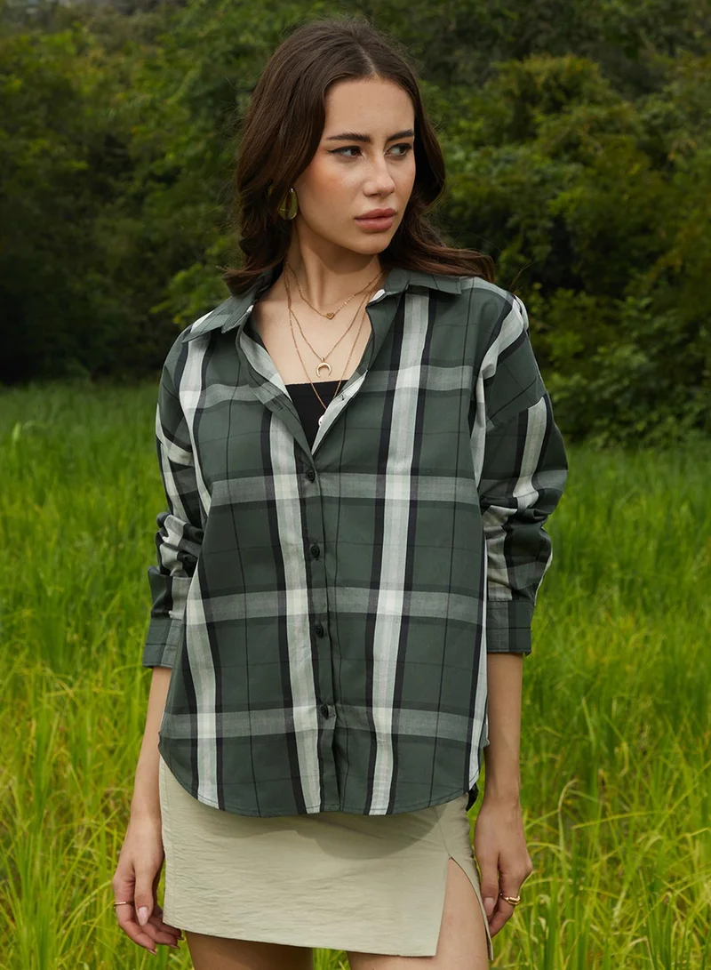 Campus Sutra Women's Emerald Green Tartan Plaid Oversized Shirt For Casual Wear | Spread Collar | Long Sleeve | Button Closure | Oversized Shirt Crafted With Comfort Fit For Everyday Wear