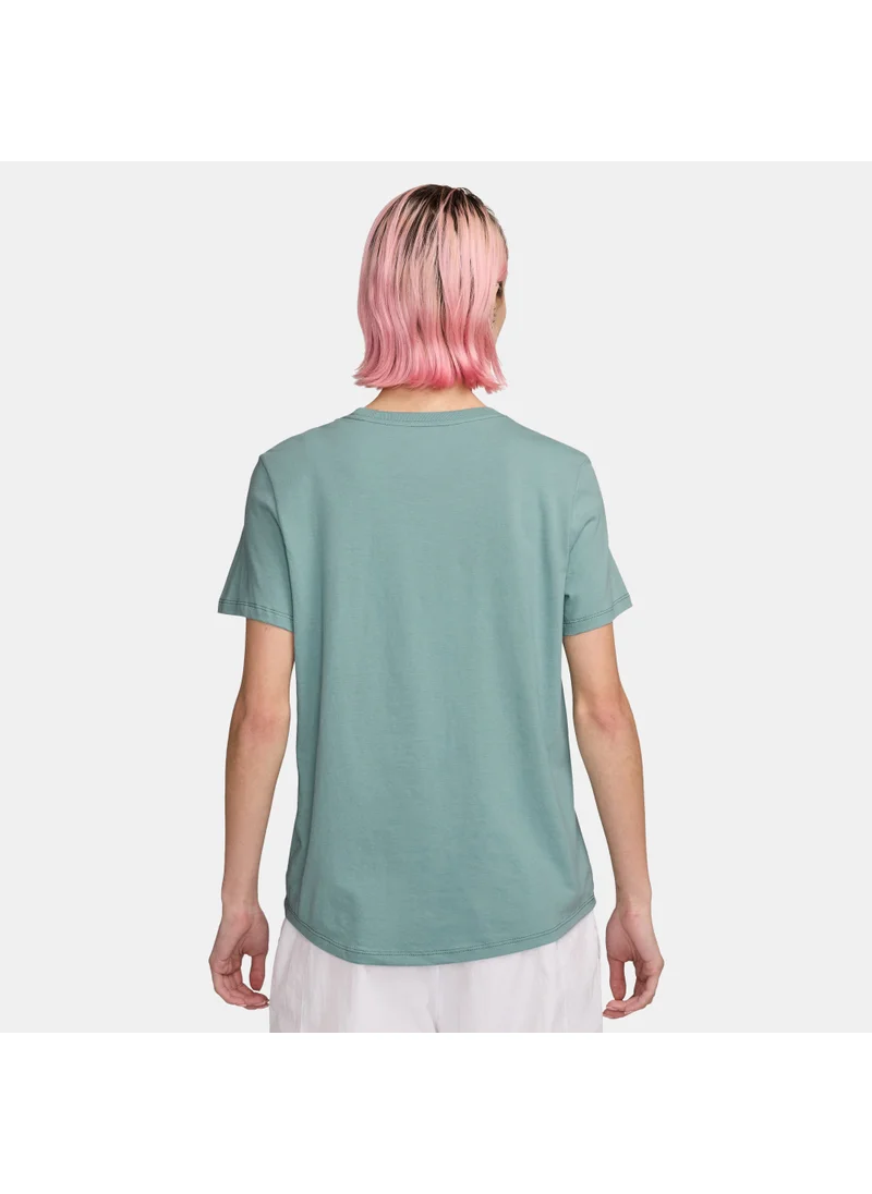 Nike Women's Sportswear Club Essentials T-Shirt