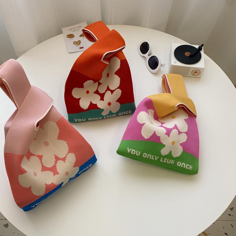 Women's Knitted Shoulder Bag, Trendy Floral Design - Image 4