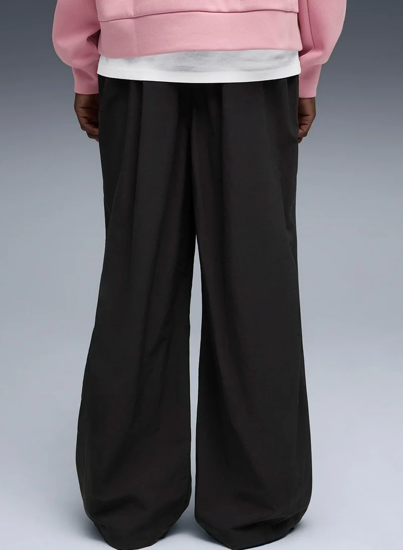 PUMA Wardrobe Essential Oversized Parachute Pants