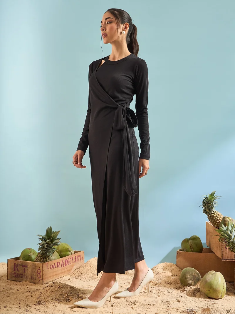 بانيت فستان سهرة طويل (Gown) مضلّع لتقسيم الجسم (Bodycon) - أسود