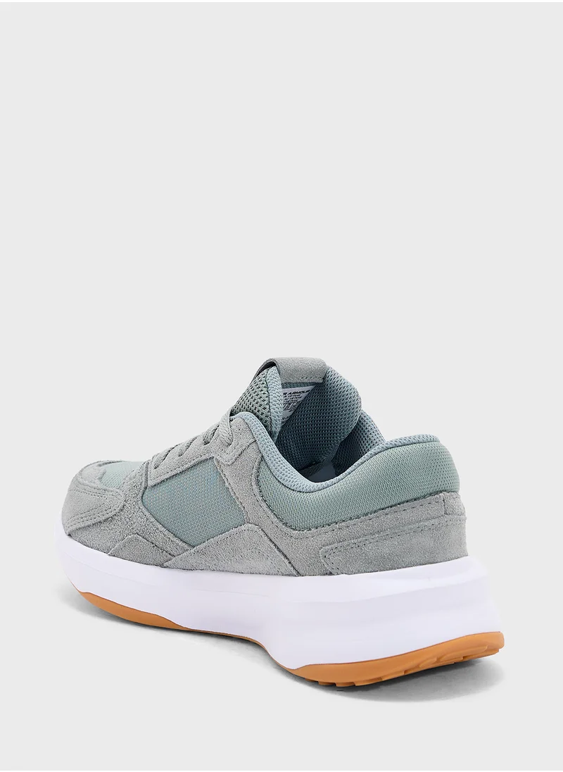 اندر ارمور Edge Suede