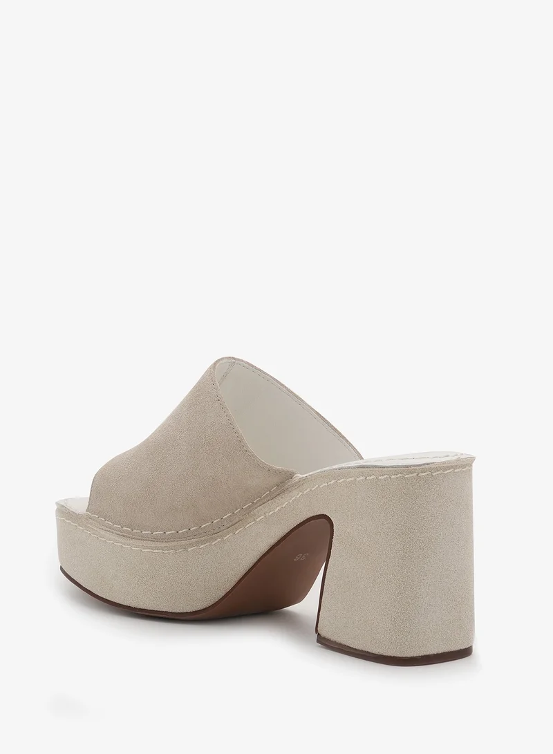 Lorianne Laiba - platform Mules