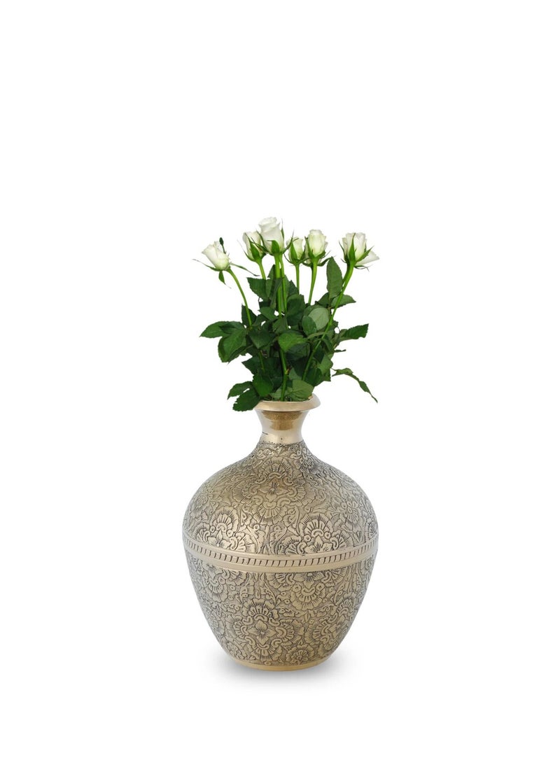 Engraved Brass Tabletop Flower Vase Home Decor -Gold - pzsku/ZBFCAAE2F87FE8FDF5005Z/45/_/1649742790/399f3f2f-60d1-4663-94f5-42b7dbd4ad63