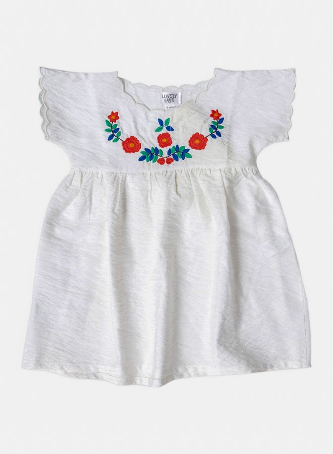 فستان أبيض للبنات بتطريز زهور