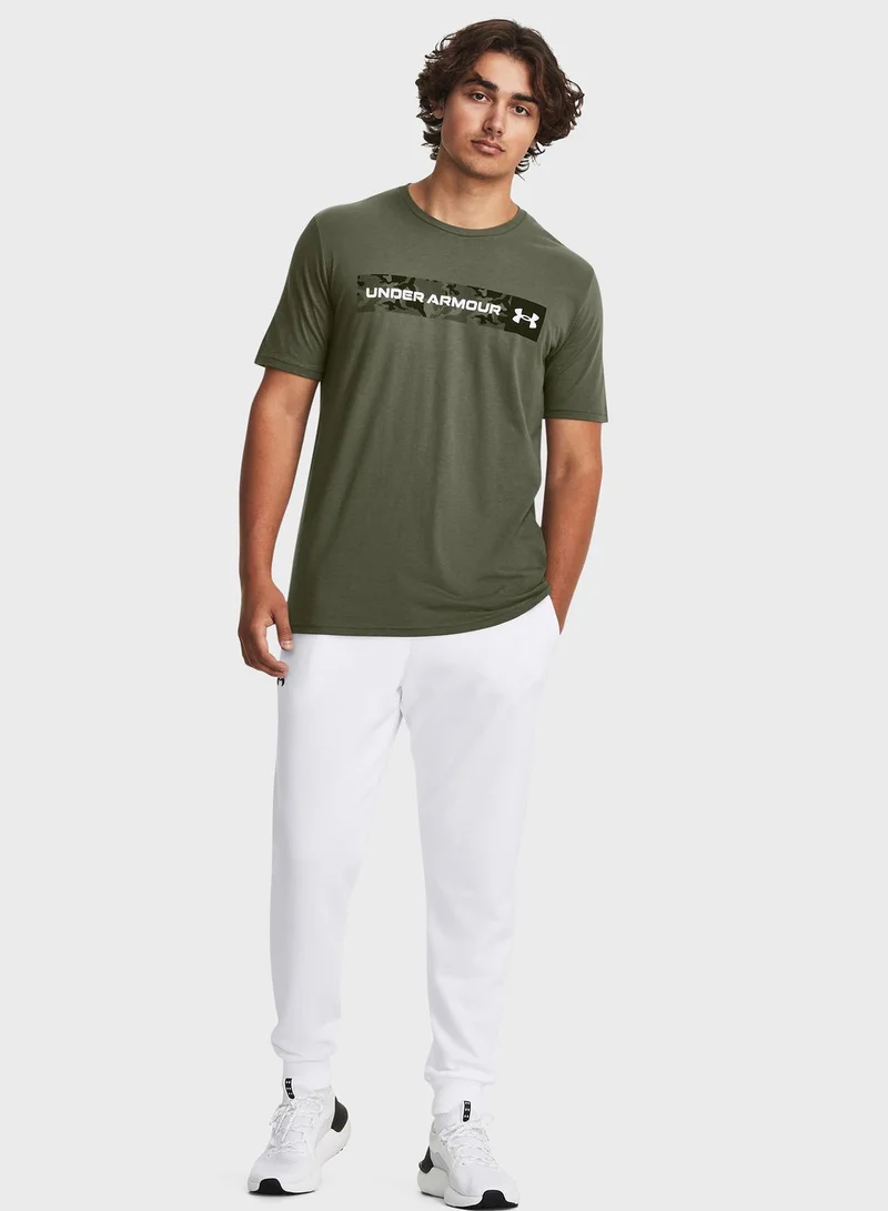 UNDER ARMOUR Camo Chest Stripe Short Sleeve T-Shirt
