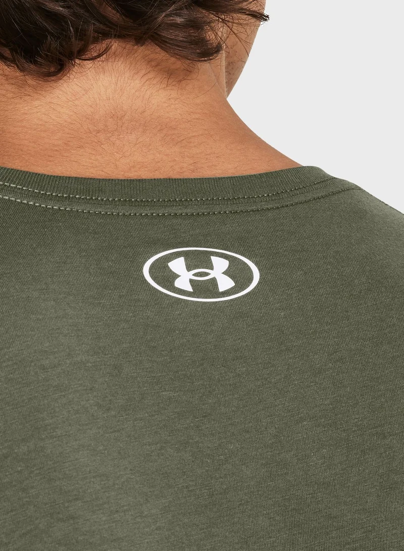UNDER ARMOUR Camo Chest Stripe Short Sleeve T-Shirt