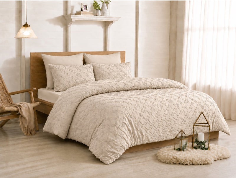 HOMETOPIA Luxury King Size 6-Piece Comforter Set 264×229 cm – Embossed Fabric, Ultra Soft & Breathable Fabric, Comfortable, All-Season Use, Premium Quality, Ideal for AC Rooms & Home Use in Saudi Arabia. - Image 3