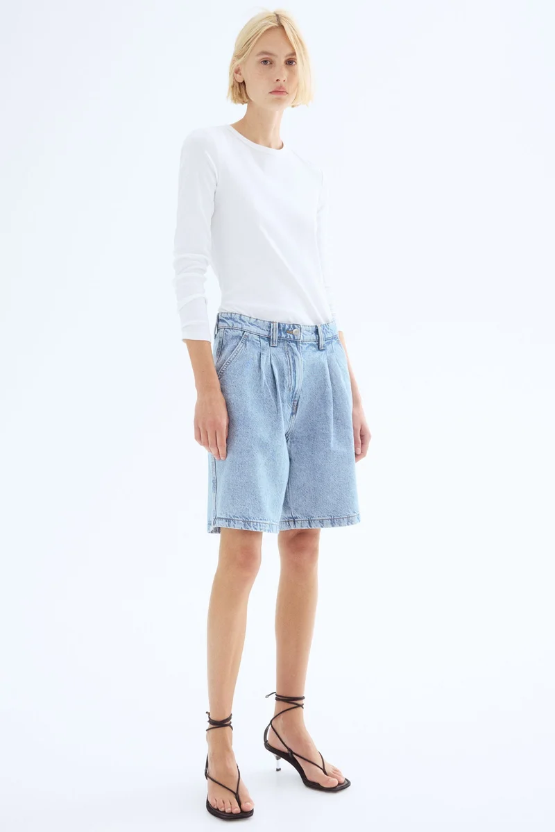 H&M Pleated denim shorts