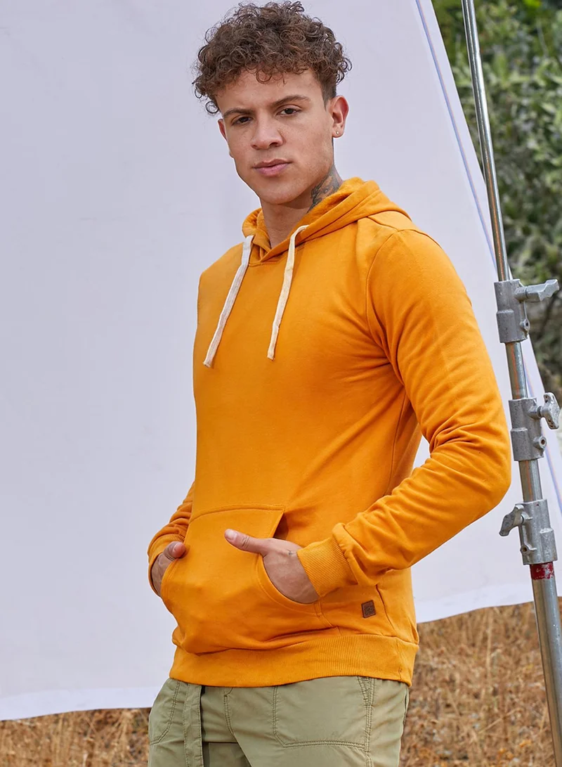 Campus Sutra Men's Mustard Yellow Pullover Hoodie With Contrast Drawstring