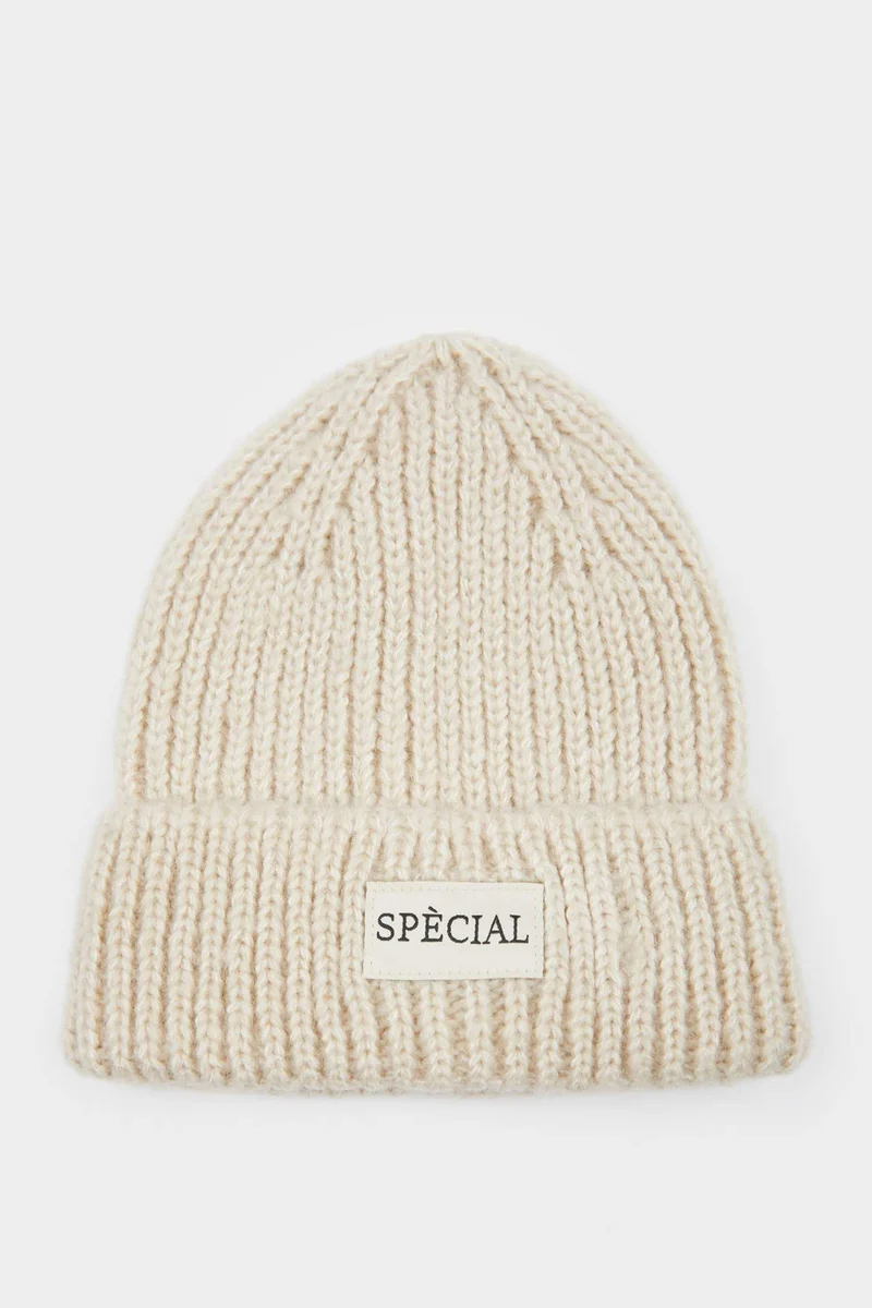 Woman Winter Beanie