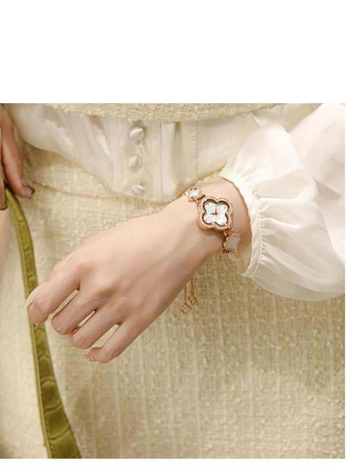 ساعة نسائية فاخرة بسيطة وعصرية - Image 4