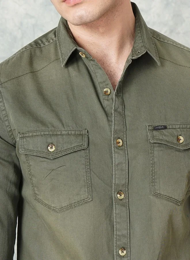 The Indian Garage Co Men Slim Fit Solid Full Sleeves Spread Collar Double Flap Pocket Casual Shirt
