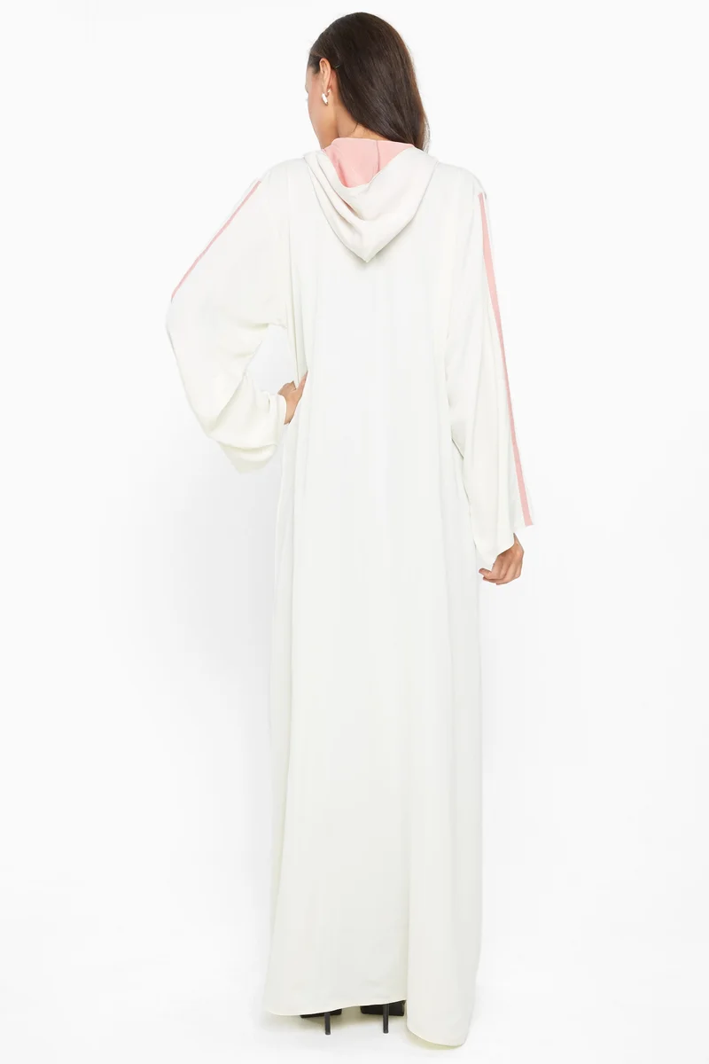 النخبة A casual sporty abaya with a hood and zipped closure -AJ588A