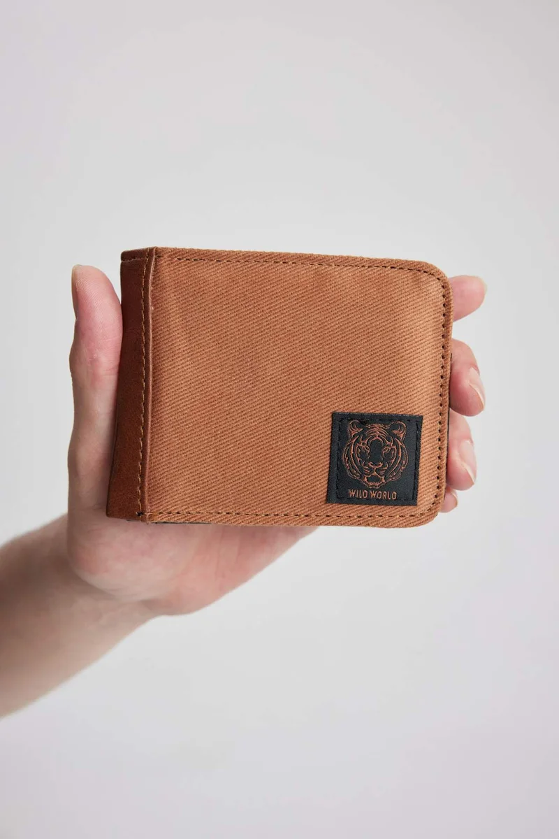 DeFacto Man Wallets