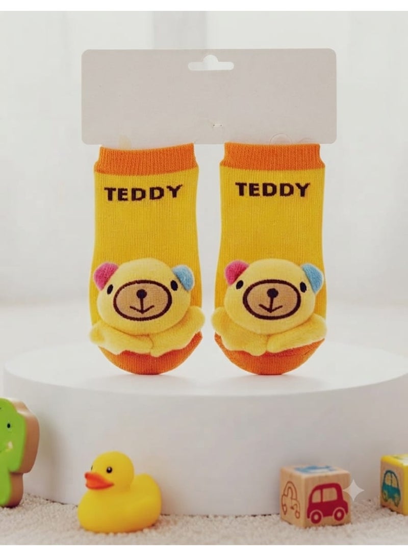 Newborn baby socks with a 3D design, cartoon shapes, sizes from 3 months to 1 year, distinctive colors, product code M680