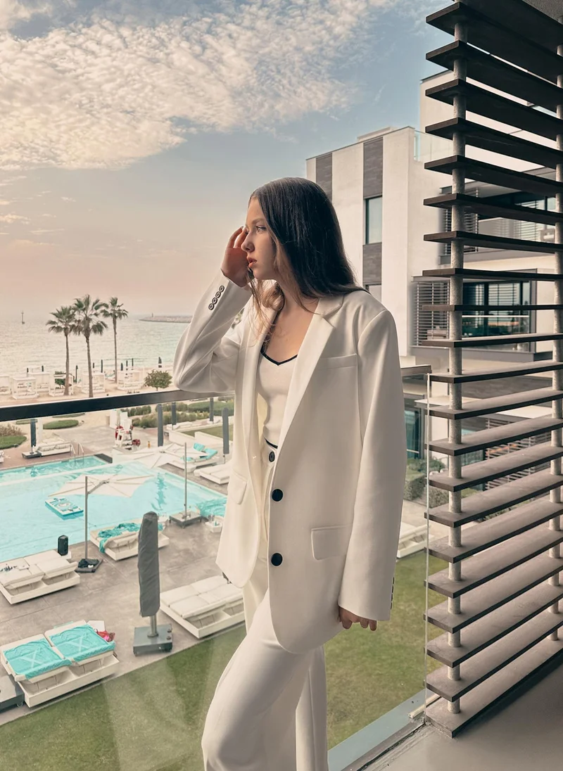 Lichi  Single-breasted jacket with contrasting buttons for Women | Best Price UAE