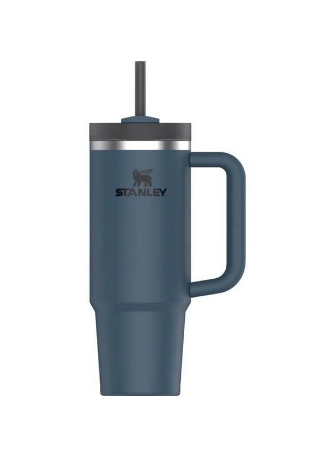 ستانلي كوب ستانلي بمقبض وماصة 40 اونصة | غطاء فلوستيت 3 اوضاع | حامل اكواب متوافق مع السفر | كوب معزول من الستانلس ستيل | خالي من BPA | كحلي - Image 1