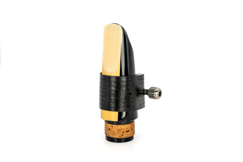 Rovner Ligature & Plastic Cap for Bb Clarinet - Dark Ligature for Hard Rubber Mouthpiece (1R) - Image 4