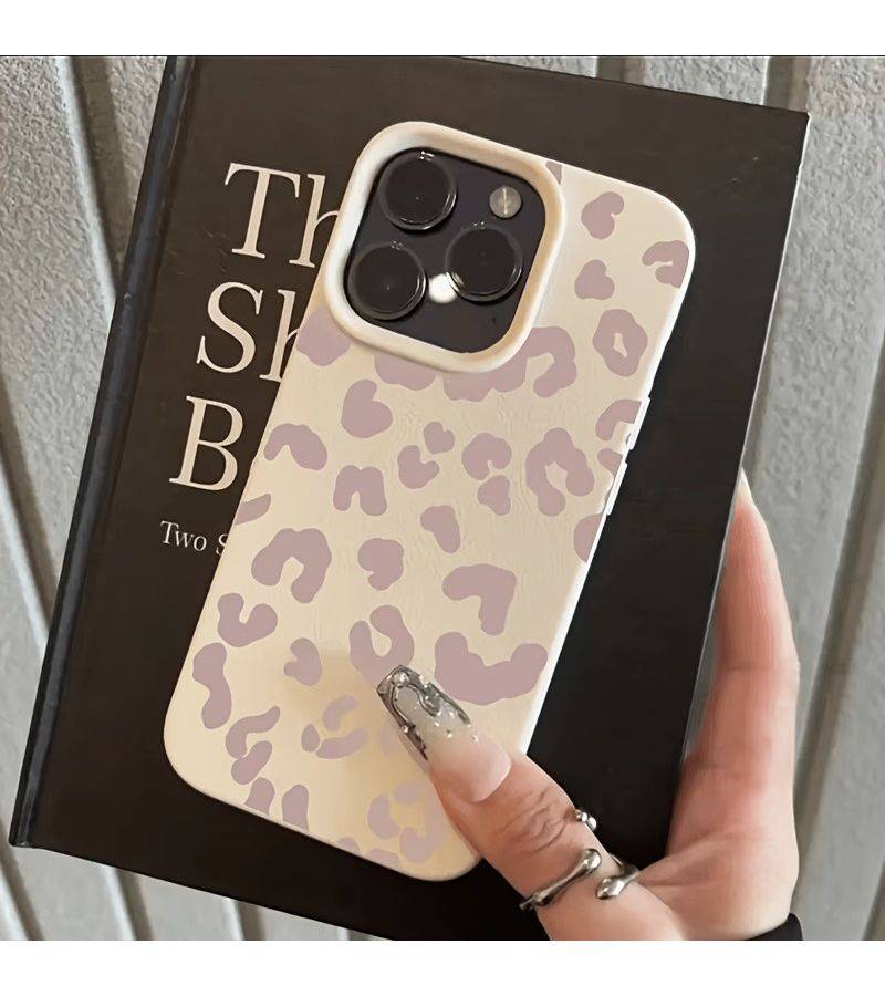 حافظة هاتف بنقشة الفهد الوردية وملمس الليتشي متوافقة مع iPhone 14 Plus - Image 3