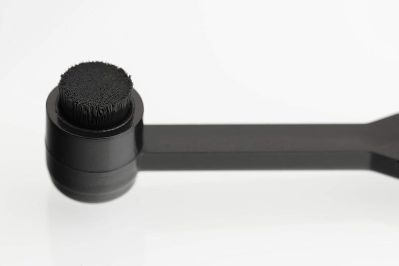 Pro-Ject Clean It Carbon Fibre Cleaning Brush for Turntable Cartridges - Image 2