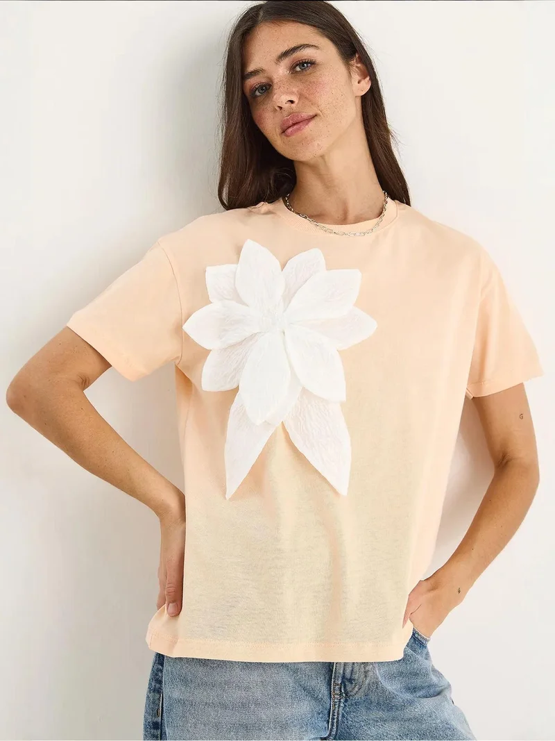 Bianco Lucci LUCCI Floral Print Crew Neck T-Shirt with Accessory Detail