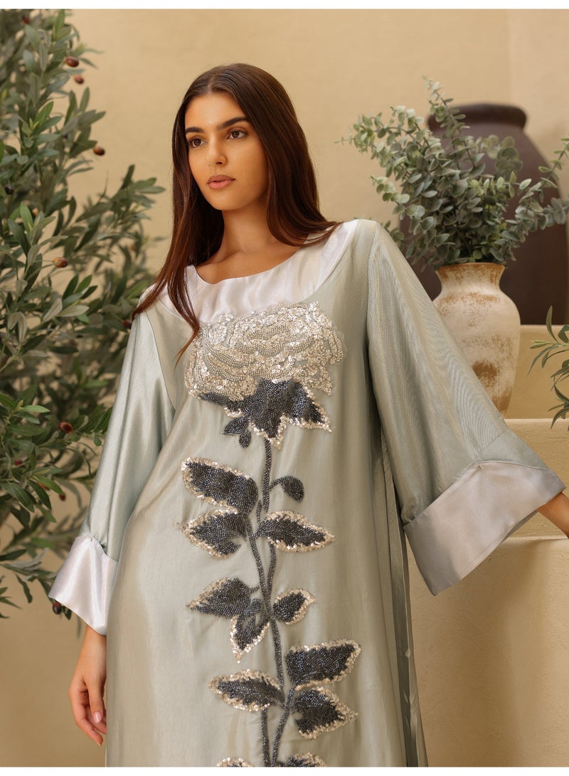 اكسا أكمام عصرية أنيقة من القماش اللامع بتصميم زهور كبيرة - Image 4