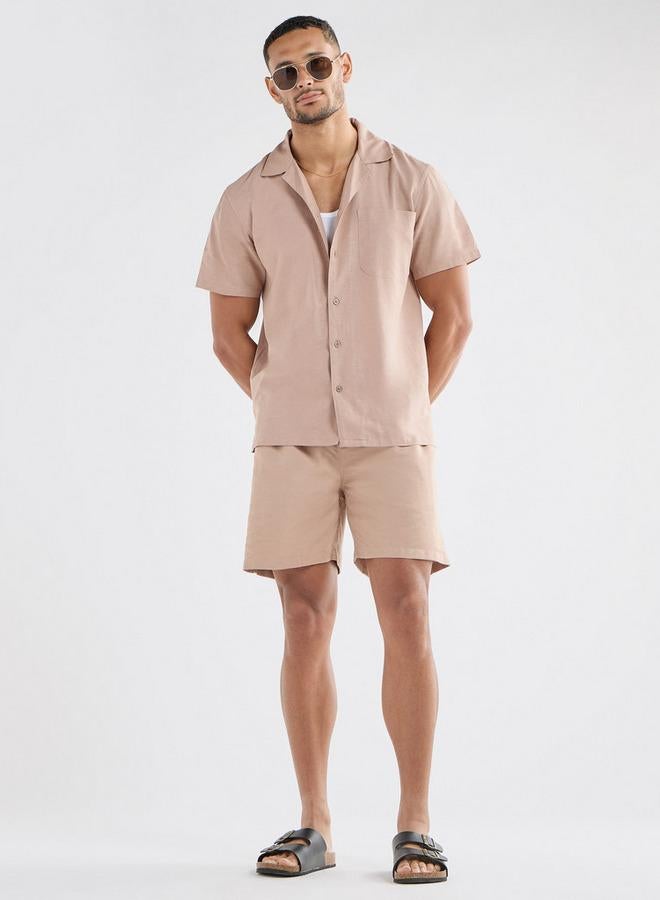 سبلاش فيڤ قميص سادة بقصة عادية وياقة كامب وأكمام قصيرة - Image 2