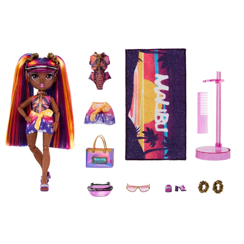 RAINBOW HIGH دمية الموضة رينبو هاي باسيفيك كوست فريدرا ويستوارد - غروب الشمس (بنفسجي) مع 2 أزياء مصممة، مجموعة ملحقات المسبح، أرجل قابلة للتبديل - Image 2
