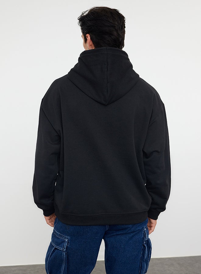 trendyol Black Oversize/Wide Cut Basic Hooded Sweatshirt with Fleece Inside TMNAW23SW00195  - Image 5