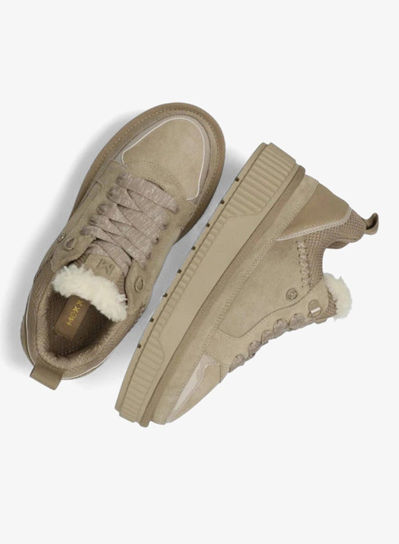 مكس حذاء رياضي برباط مزين بالفرو الصناعي - Image 5