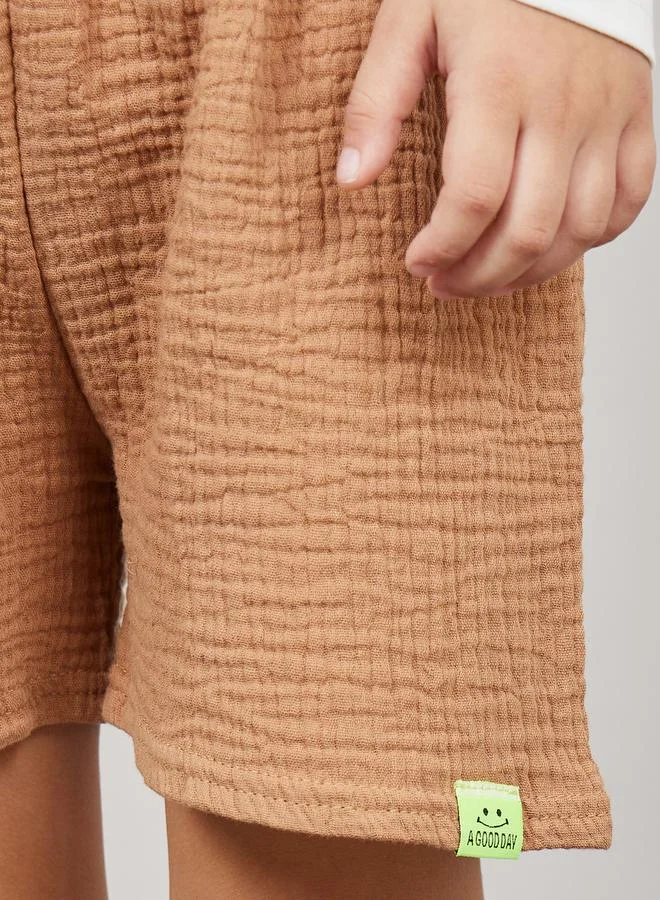 ستايلي Textured Patch Detail Short