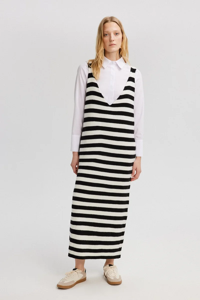 توتشي V-Neck Striped Gilet