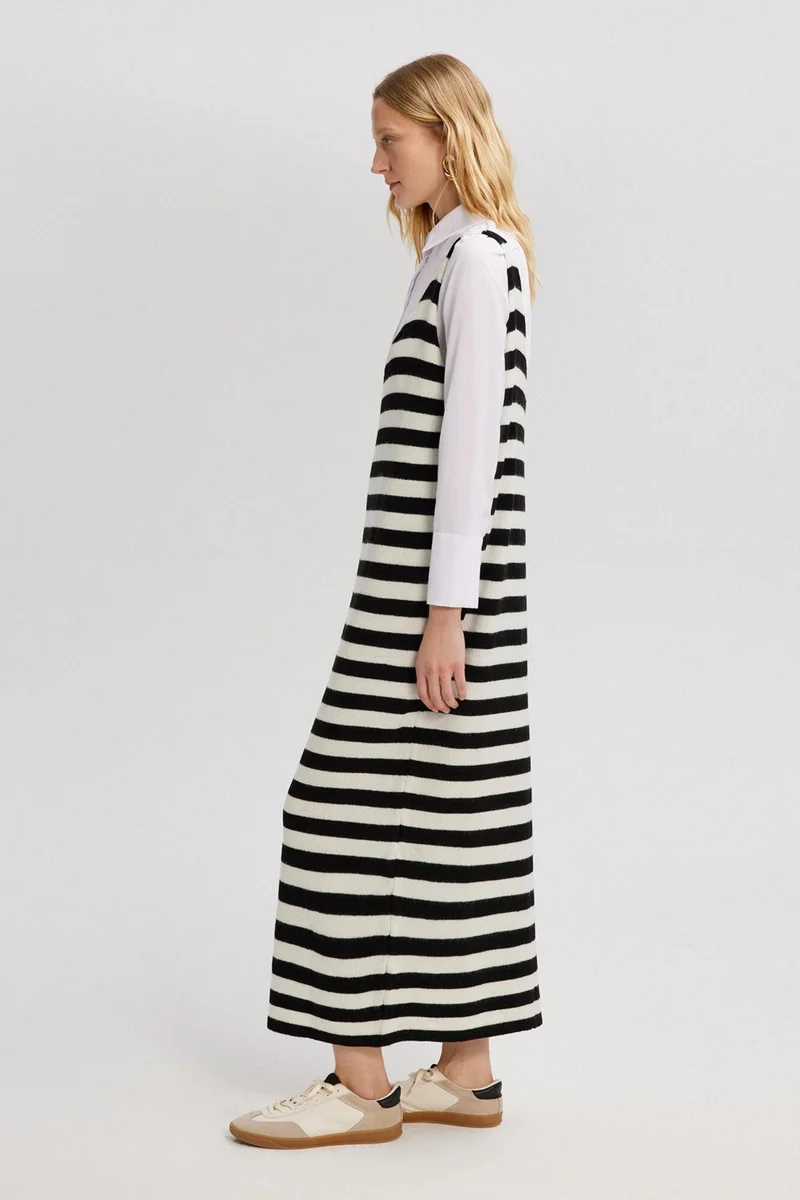 توتشي V-Neck Striped Gilet
