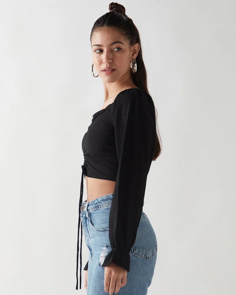 بيواكوف بلوزة نسائية سوداء ضيقة قصيرة