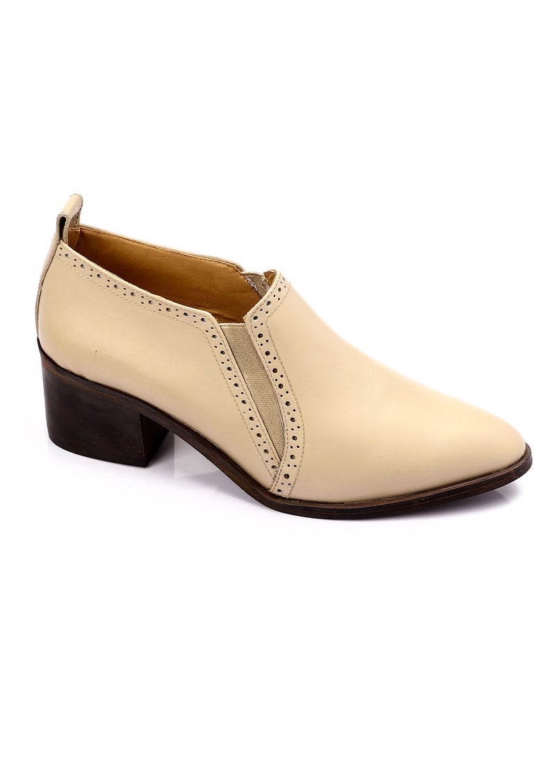Mr.joe Leather Oval Mid Heels Pumps  - Image 1