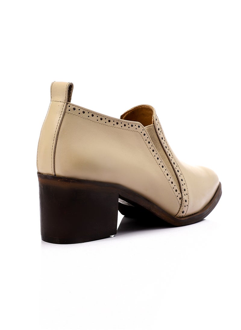 Mr.joe Leather Oval Mid Heels Pumps  - Image 4