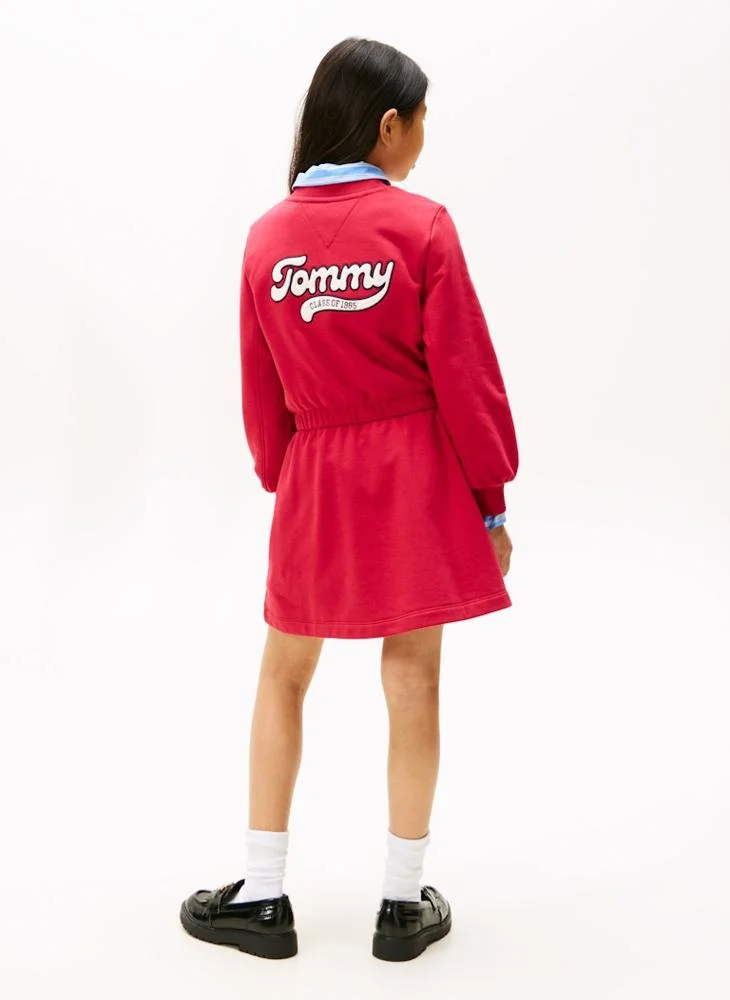تومي هيلفيغر فستان صغير للأطفال بأسلوب جامعي