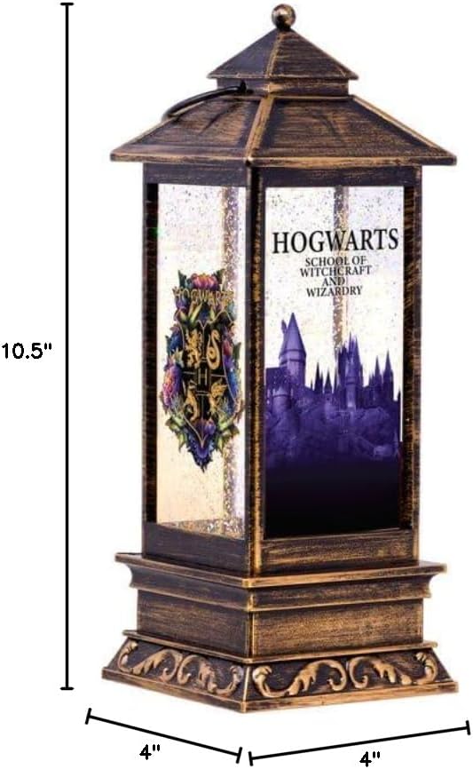 Spoontiques فوانيس هاري بوتر المتلألئة من سبونتيك  زينة تقليدية مضيئة لعطلة هوجورتس  ديكور موسمي داخلي للاحتفالات لمركز الطاولة والرف في عيد الميلاد 4 × 4 × 10.5 - Image 2