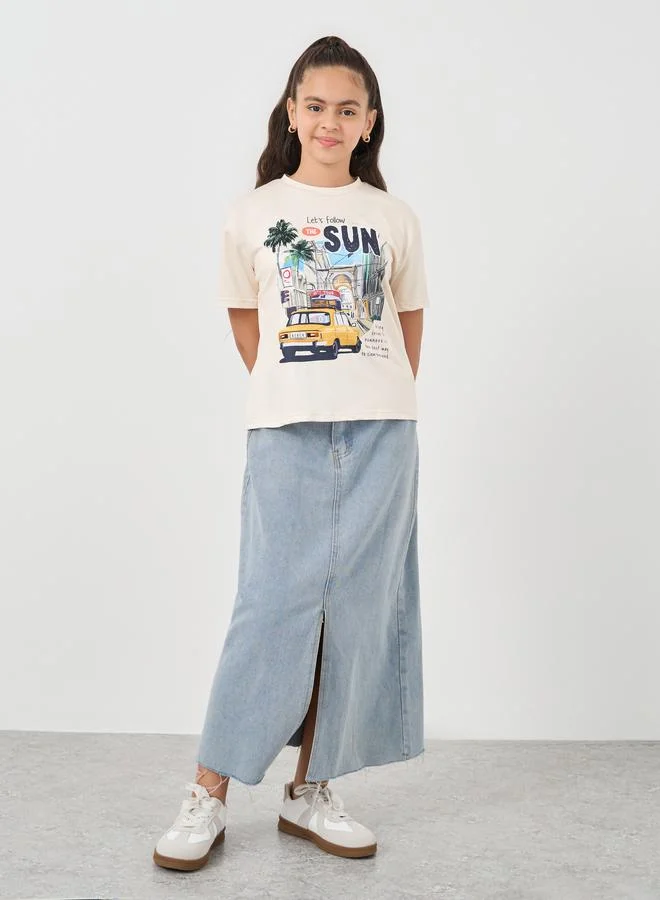 ستايلي تيشيرت ستايلي بطباعة جرافيك ورقبة دائرية