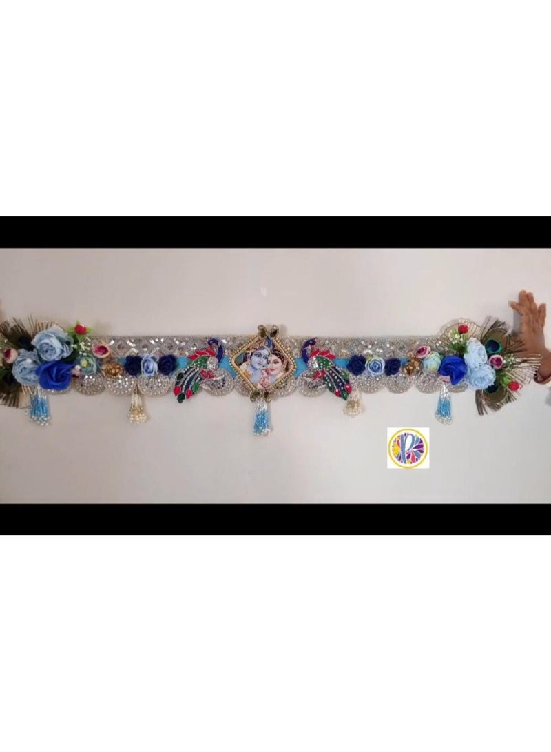 ديكور ديوالي توران للباب / توران زخرفي تقليدي مع صورة رادا كريشنا، تصميم الطاووس والزهور - معلق على الحائط لمدخل المنزل أو المعبد أو ديكور المهرجان (أزرق وفضي) / الحجم 60 بوصة - Image 1