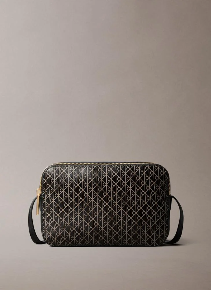 كالفن كلاين Aop Elongated Camera Bag